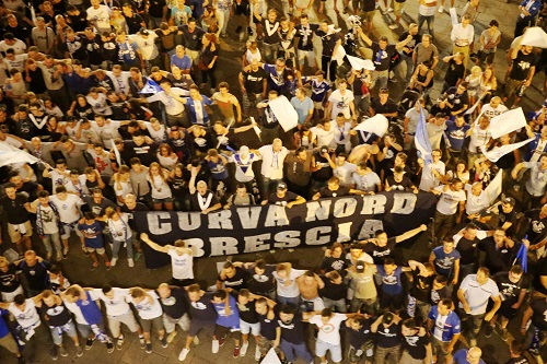 curva manifestazione