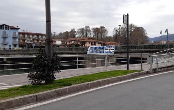 striscione_tagliato