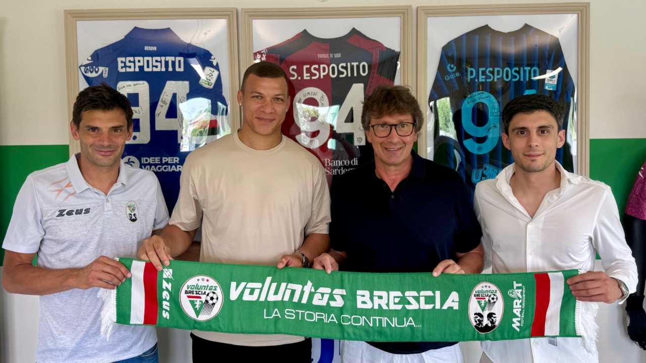 La presentazione di De Maio come nuovo allenatore dell'U15 di Voluntas Brescia (Credits: Voluntas Brescia)